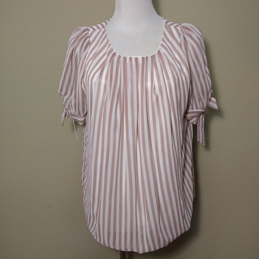 Ahhh 💕 💕 So Silky Victoria Top Priced to SELL 💌💕 💕